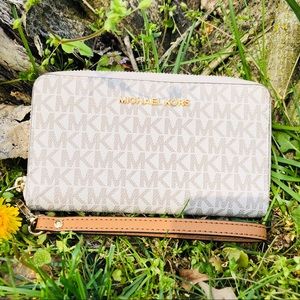 COPY - Michael Kors Monogrammed Vanilla Wristlet